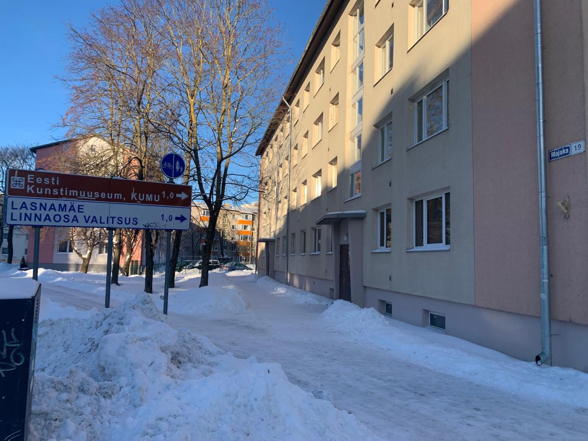 Dikol Two-Room Apartment-Self Check-In & Free Parking Near City Center Талин Екстериор снимка