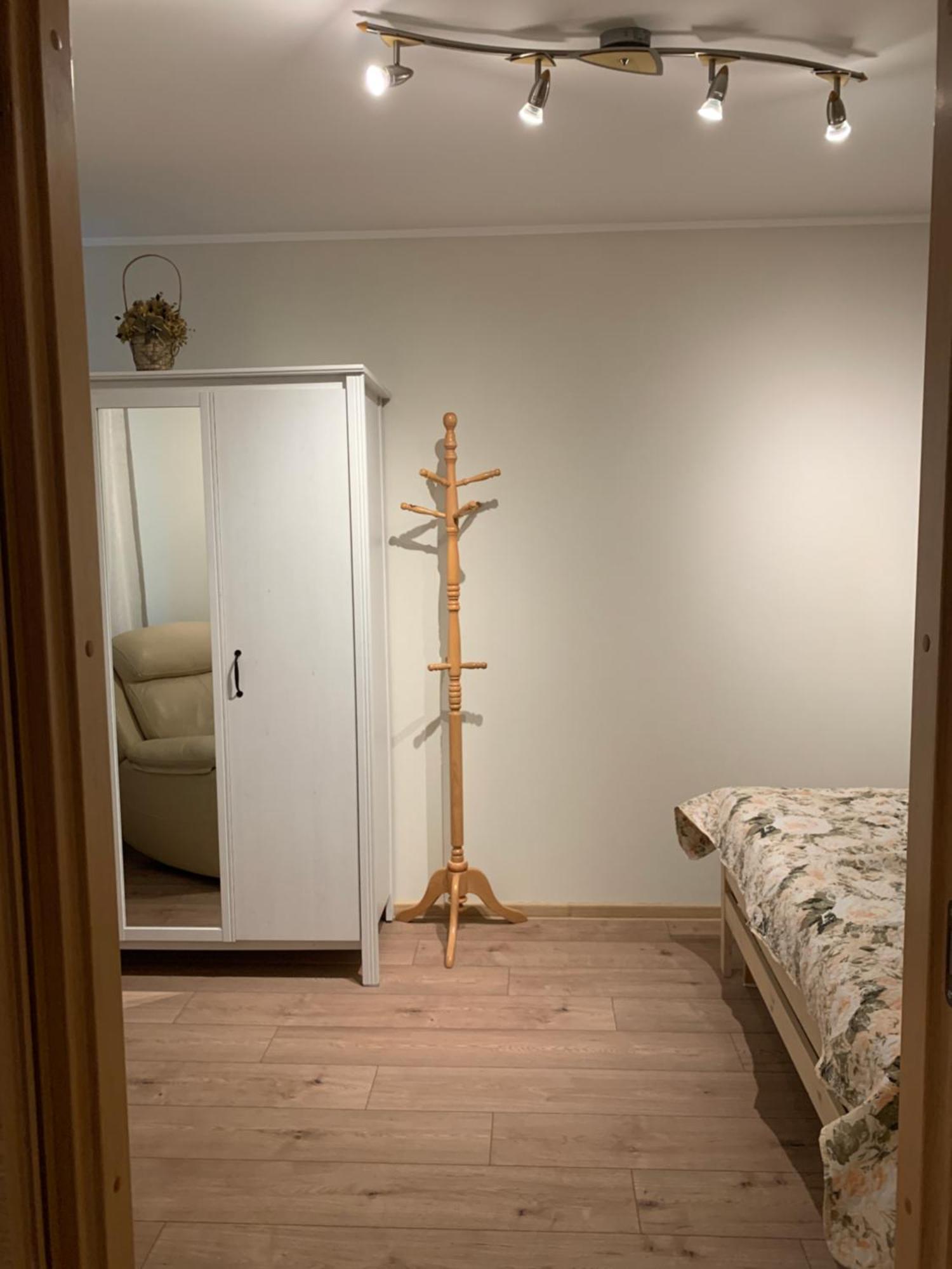 Dikol Two-Room Apartment-Self Check-In & Free Parking Near City Center Талин Екстериор снимка